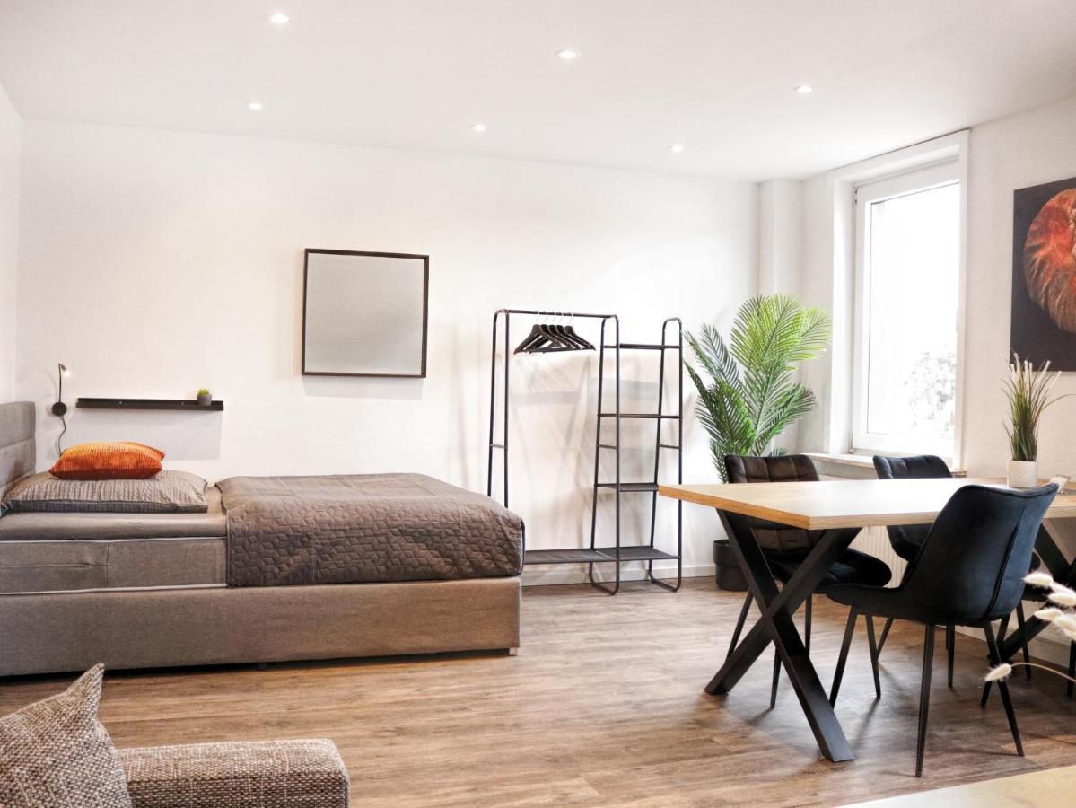 Lightplace • Groessere Gruppen • 4 Einzelzimmer • Boxspring • Smart Tv • Biergarten • Restaurant Braunschweig Bagian luar foto