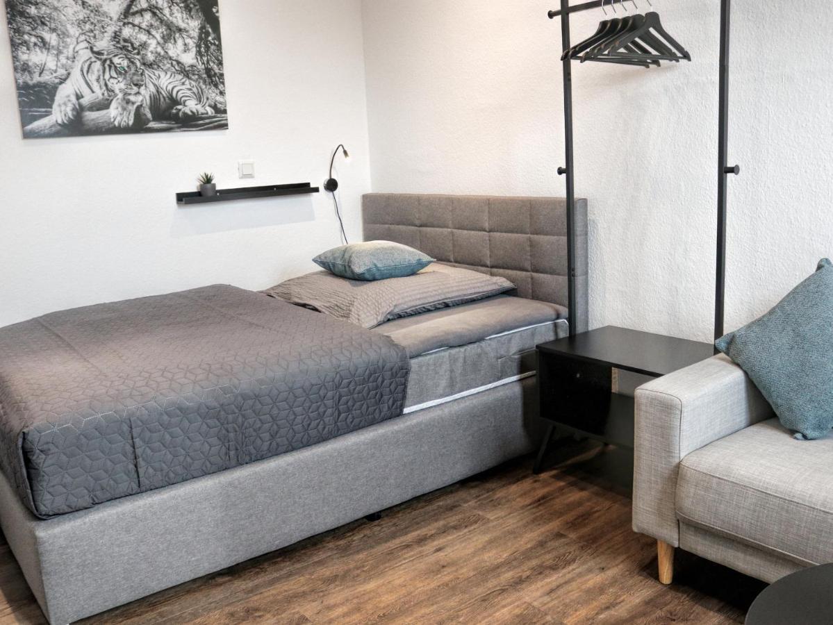 Lightplace • Groessere Gruppen • 4 Einzelzimmer • Boxspring • Smart Tv • Biergarten • Restaurant Braunschweig Bagian luar foto