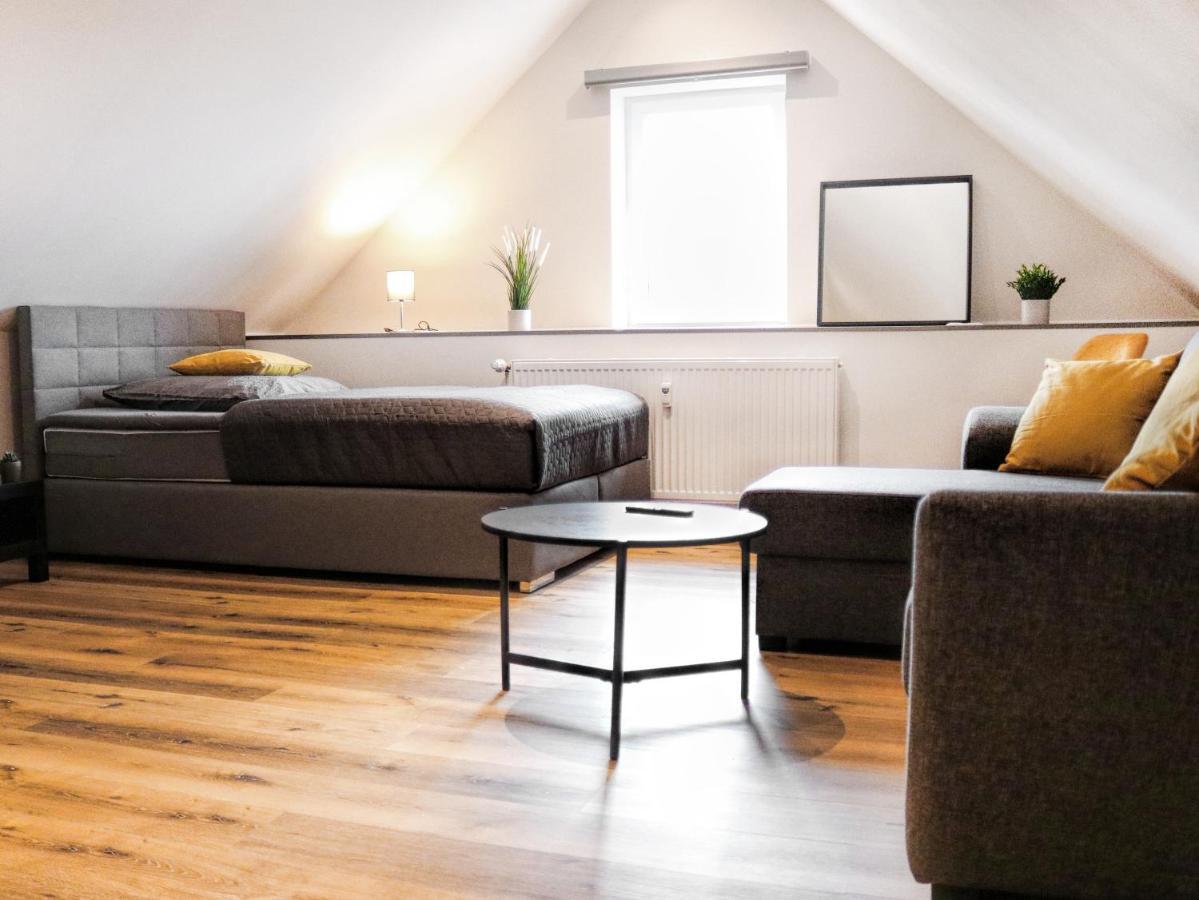 Lightplace • Groessere Gruppen • 4 Einzelzimmer • Boxspring • Smart Tv • Biergarten • Restaurant Braunschweig Bagian luar foto