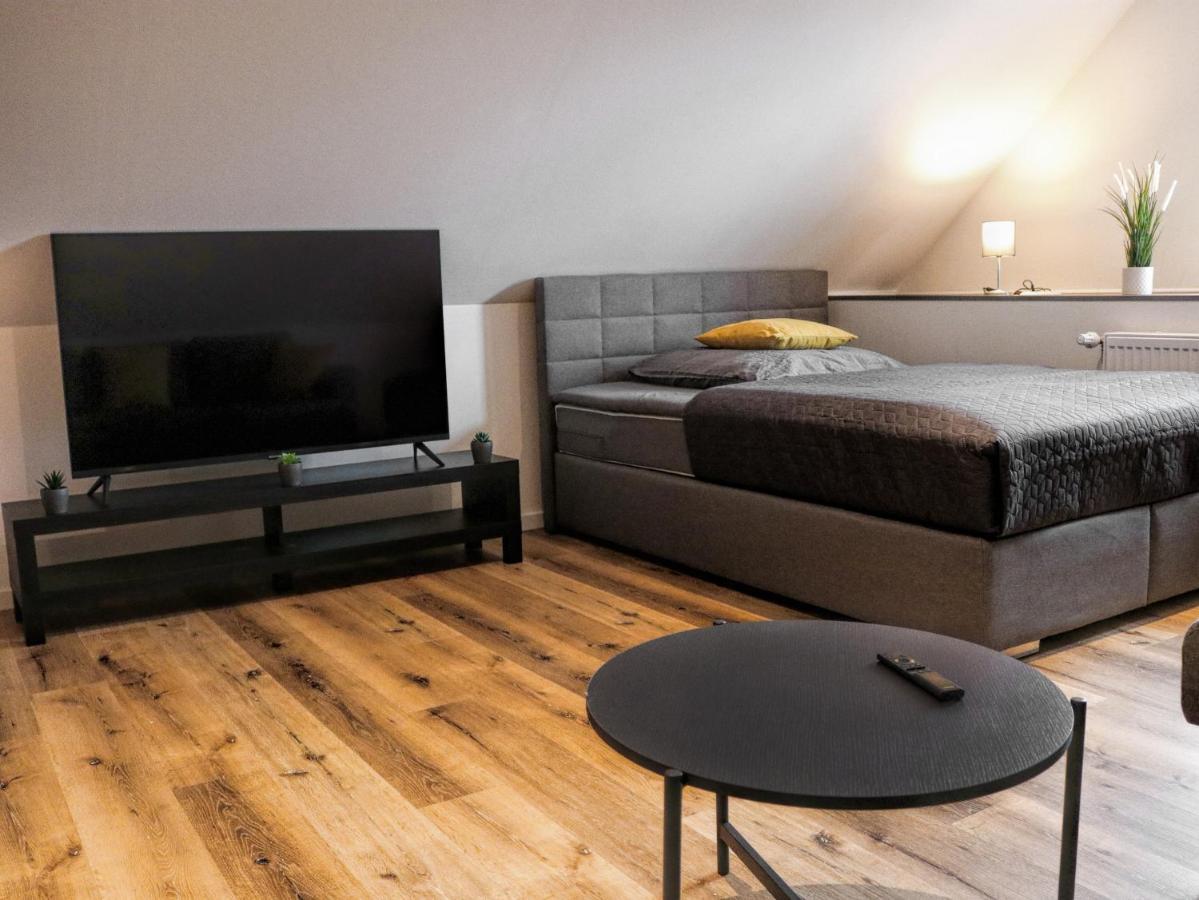 Lightplace • Groessere Gruppen • 4 Einzelzimmer • Boxspring • Smart Tv • Biergarten • Restaurant Braunschweig Bagian luar foto