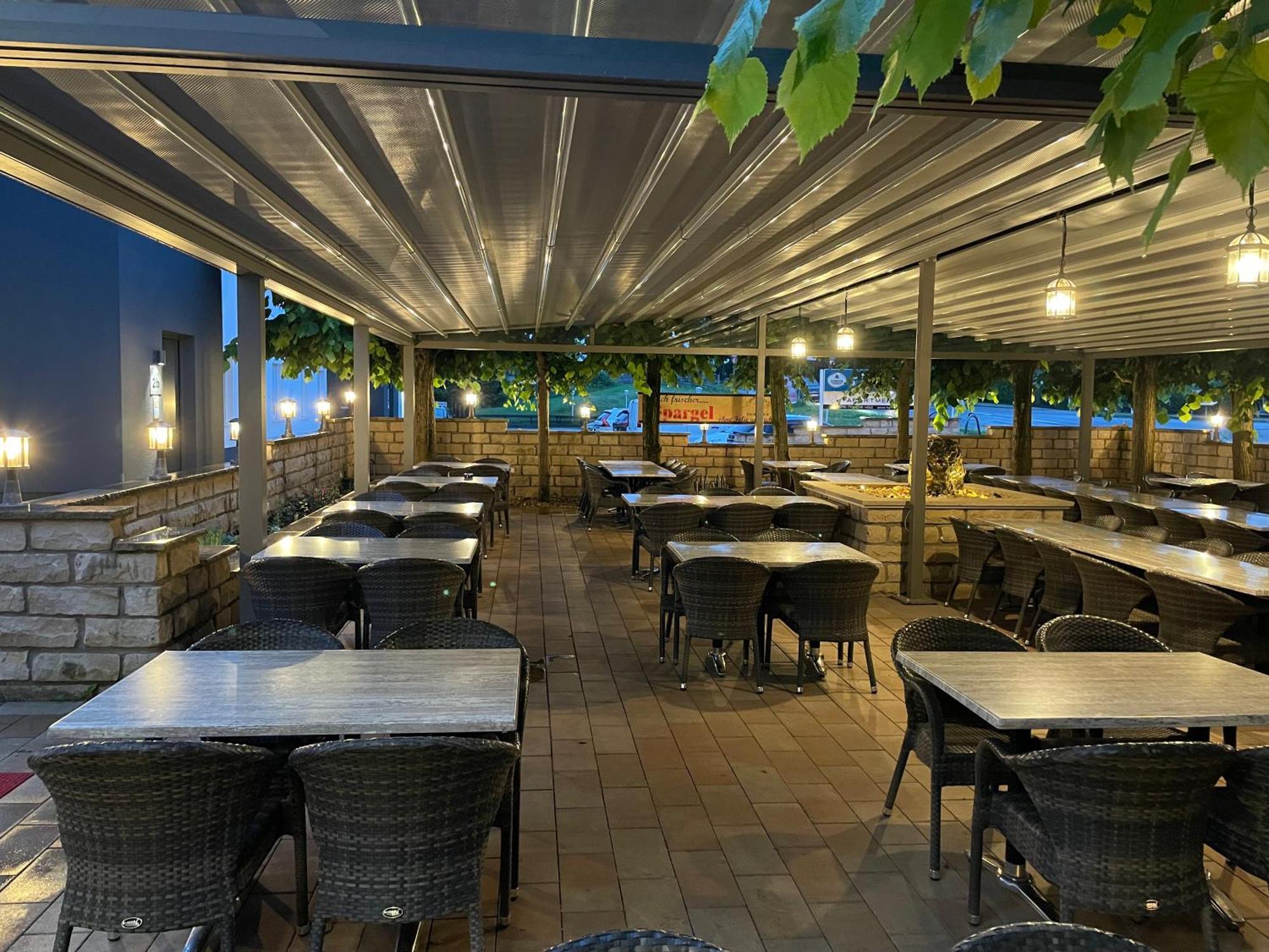 Lightplace • Groessere Gruppen • 4 Einzelzimmer • Boxspring • Smart Tv • Biergarten • Restaurant Braunschweig Bagian luar foto